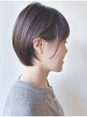 *前下がりショートボブ耳かけショートボブ丸みショート30代40代