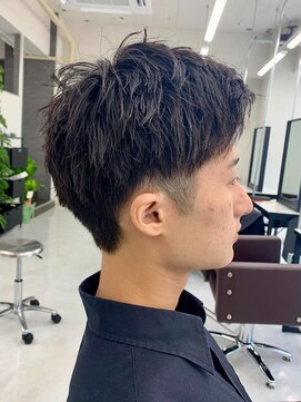 ジーニー 新百合ヶ丘(Genie) フェザーパーマサーフカール刈り上げセンターパート