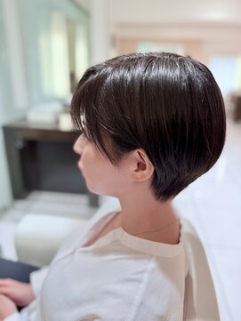 ヘア&エステ ヒロイン 西武池袋店 ミニマルに魅せるショートスタイル