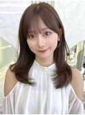 前髪顔まわり小顔ミディアムレイヤーフェミニンロング
