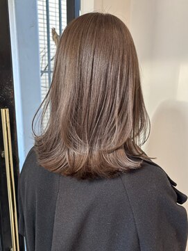 ローネス(LONESS) レイヤーカット　オリーブベージュ　ボブレイヤー