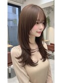 ミルクティーベージュくびれレイヤーカット顔周りカット