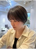 丸みシルエットの大人マッシュショート