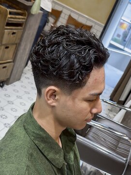 グルーマーズトウキョウ(GROOMER/S TOKYO) men's/メンズ/リバースセンターパート/ニュアンスパーマ/神保町