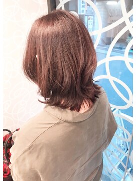 ミッシェル アフロート(michelle afloat) 20代30代40代小顔ひし形くびれふんわり外ハネCカーブカット