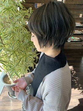 エントランスデパーチャー(ENTRANCE DEPARTURE) 【YuKuRu  HAIR  FACTORY 】グレイジュカラー×大人ショートボブ