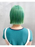 グリーンカラー切りっぱなしボブダブルカラーケアブリーチ緑