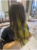 グレージュ×ライムインナーカラー