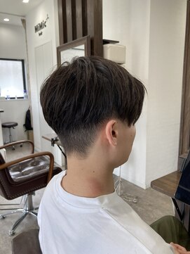 ミミックヘアー(MiMic hair) 前下がり、メンズカジュアル