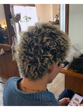 ゴート(G.O.A.T) スパイキーショート