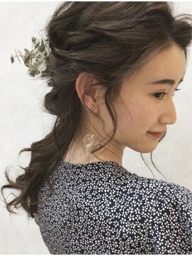 クウキ (kuuki) おくれ毛も、つくる。