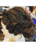 女性らしさを演出ゆるふわアップスタイル