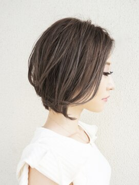 ユニバーストーキョー 池袋西口店(universe tokyo) 前下がりショート×ハイライト