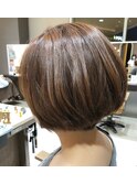 jourスタイリスト今嶋 イノアカラーで上質ショートボブ