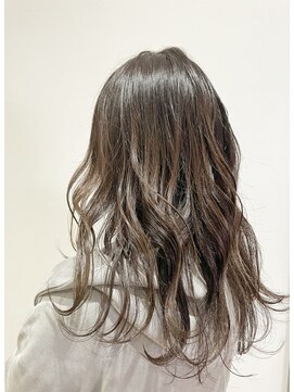 アングゥギャラリー(ungu GALLERY) ロング/レイヤースタイル/グレージュ/ハイライト