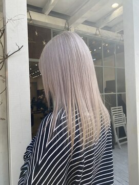 ラウブロッサム 大宮西口店(Lau Blossom) ホワイトミルクティーベージュブリーチダブルカラー大宮髪質改善