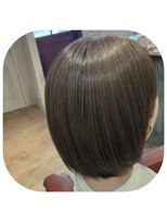 エルラ(ELRA)&nbsp;【極細】白髪ぼかしハイライト×伸ばし中ボブ