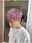 ハイトーンピンク束感ショート爽やかツーブロックマッシュ