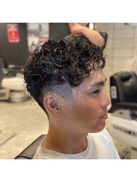 フランクスバーバー アンド ビアークラブ(FRANK'S BARBER and BEER CLUB) スペインカール