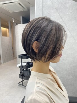 オン(On) ショートボブ