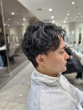 ケンジ 平塚 アネッタ(KENJE annetta) メンズ　メンズパーマ　フェザーパーマ　波巻パーマ　特殊パーマ