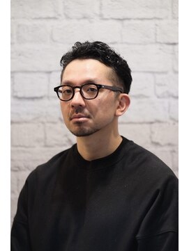 グレイスフル バーバープラチナム 六本木店(Graceful Barber platinum) くせ毛を活かす大人ツーブロックショート