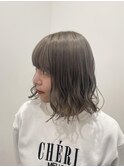 ミディアム/アッシュブロンド