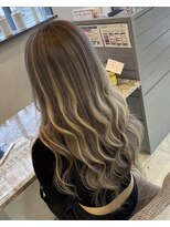 ラピステン 福岡天神 大名店(Lapis)&nbsp;ブリーチ/ダブルカラー/エクステ/ハイライト/ギャル/ハイトーン