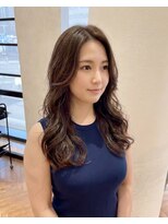ハーツオオサカ(HE:ARTS OSAKA)&nbsp;柔らかく透けるセンターパートロング