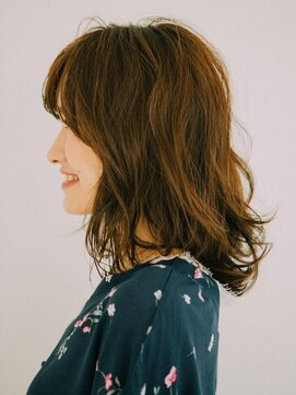 オートクチュールランコントレ(Haute Couture Rencontrer) カジュアルフェミニンなセミディ