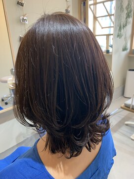 リト(Lit) 【大人可愛い】小顔ふんわりくびれ無造作カールセミディ