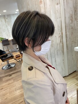 ハグ 横浜(HUG) 【西村佳己】大人ハイライトショート