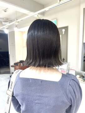 キャンバス バイ ネオリーブ 横浜西口(Canvas by neo.) 切りっぱなしボブ 外ハネボブ
