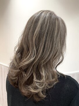 ネオリーブソラ 相模大野店(Neolive sola) 白髪ぼかしハイライト/グレージュカラー