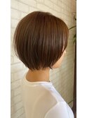 20代30代40代前下がりストレート小顔補正丸みショート