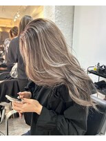 ブレンド 渋谷(BLend)&nbsp;黒髪ボブルフネビージュ小顔ワンレンスペインカール