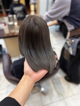 アルターリアン(aL ter LieN) イメチェン/ホワイトブロンド/外ハネボブ/美髪/ワイドバング