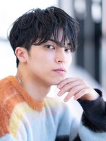 エフエム 渋谷(FM)&nbsp;メンズ波巻きセンターパート韓国風黒髪ツーブロックマッシュ