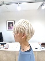 ニュート(Neut )&nbsp;ホワイトブロンド/抜きっぱなし/ショート/ハイトーン