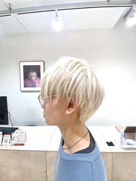 ニュート(Neut ) ホワイトブロンド/抜きっぱなし/ショート/ハイトーン