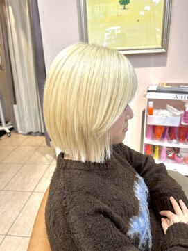 ナチュラルスポット(Natural Spot) レイヤーボブ×ブロンドカラー
