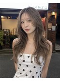 レイヤーカット×ヘーゼルグレージュ