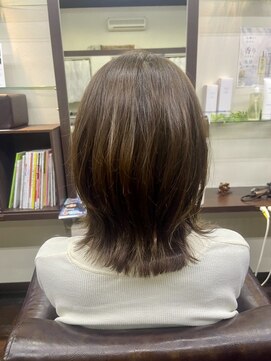 ヘアープレイスルシア(Hair Place Lucia) ミディアム 外ハネ