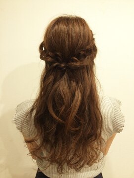 トレンチ(TRENCH) ハーフアップスタイル×TRENCH 日高