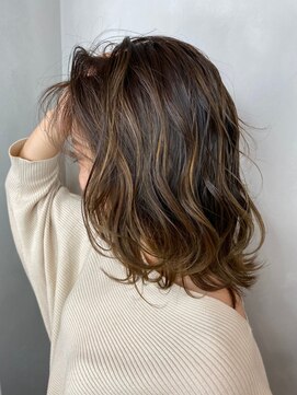 ラトリエ ブロカント 立川北口店(L'atelier BROCANTE) 3Dカラー ハイライト ニュアンスカラー 伸ばしかけ