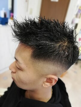 プロペラスタイル ヘアーメイク ツイストパーマ