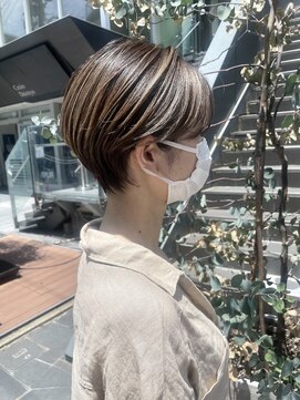 ヌード(NUDE) NUDE30代40代白髪ぼかしハイライト 丸みショート大人ショート