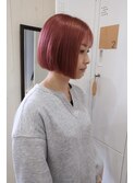 ピンク系カラーとぱっつんボブ（地主担当）
