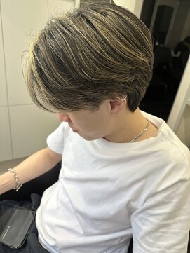 キートス(Kiitos) 【夏大人気】センターパート×ハイライト