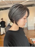 ショートボブ×グレージュカラー